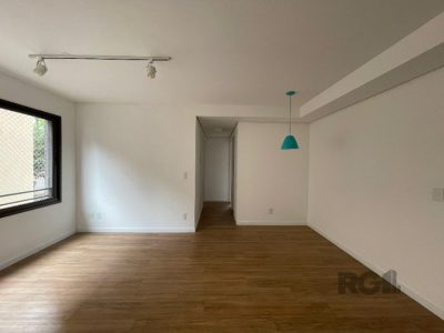 Apartamento à venda com 59m², 2 quartos, 1 suíte, 1 vaga no bairro Higienópolis em Porto Alegre - Foto 2