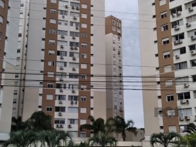 Apartamento à venda com 68m², 3 quartos, 1 suíte, 1 vaga no bairro Vila Ipiranga em Porto Alegre - Foto 2