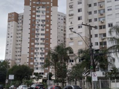 Apartamento à venda com 68m², 3 quartos, 1 suíte, 1 vaga no bairro Vila Ipiranga em Porto Alegre - Foto 3