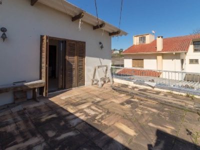 Casa à venda com 319m², 3 quartos, 1 suíte, 2 vagas no bairro Vila Ipiranga em Porto Alegre - Foto 11