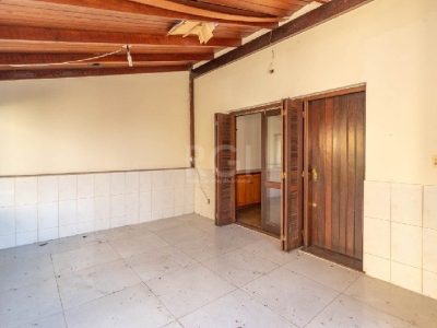 Casa à venda com 319m², 3 quartos, 1 suíte, 2 vagas no bairro Vila Ipiranga em Porto Alegre - Foto 26