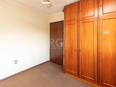 Casa à venda com 319m², 3 quartos, 1 suíte, 2 vagas no bairro Vila Ipiranga em Porto Alegre - Foto 49