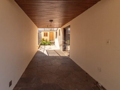 Casa à venda com 319m², 3 quartos, 1 suíte, 2 vagas no bairro Vila Ipiranga em Porto Alegre - Foto 58