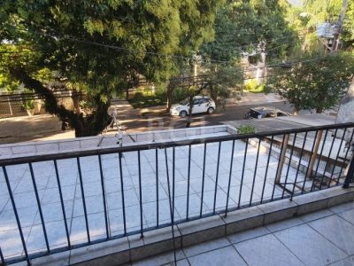 Casa à venda com 156m², 3 quartos, 1 suíte, 2 vagas no bairro Petrópolis em Porto Alegre - Foto 8