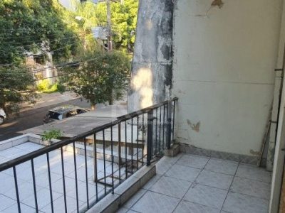 Casa à venda com 156m², 3 quartos, 1 suíte, 2 vagas no bairro Petrópolis em Porto Alegre - Foto 9