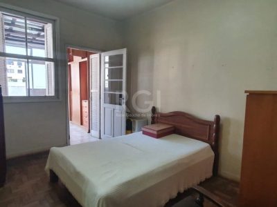 Casa à venda com 156m², 3 quartos, 1 suíte, 2 vagas no bairro Petrópolis em Porto Alegre - Foto 14