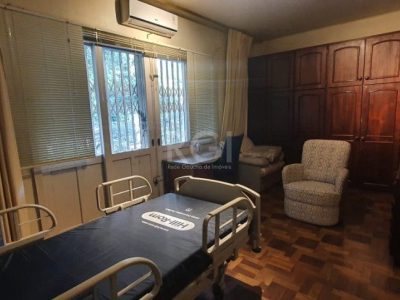 Casa à venda com 156m², 3 quartos, 1 suíte, 2 vagas no bairro Petrópolis em Porto Alegre - Foto 10