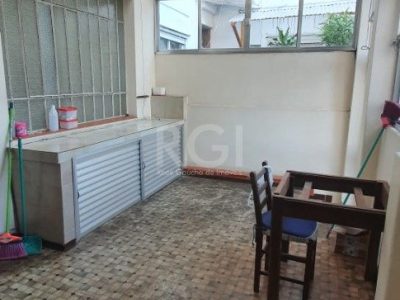 Casa à venda com 156m², 3 quartos, 1 suíte, 2 vagas no bairro Petrópolis em Porto Alegre - Foto 22