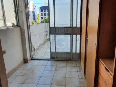 Casa à venda com 156m², 3 quartos, 1 suíte, 2 vagas no bairro Petrópolis em Porto Alegre - Foto 25