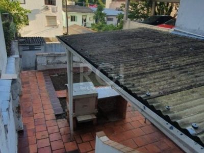 Casa à venda com 156m², 3 quartos, 1 suíte, 2 vagas no bairro Petrópolis em Porto Alegre - Foto 26