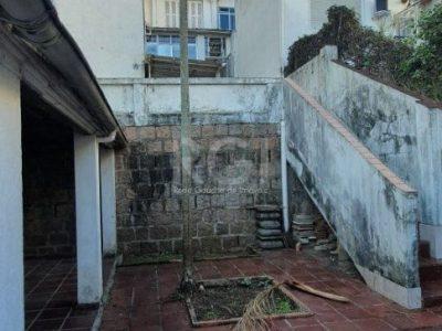 Casa à venda com 156m², 3 quartos, 1 suíte, 2 vagas no bairro Petrópolis em Porto Alegre - Foto 31