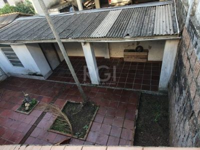 Casa à venda com 156m², 3 quartos, 1 suíte, 2 vagas no bairro Petrópolis em Porto Alegre - Foto 32