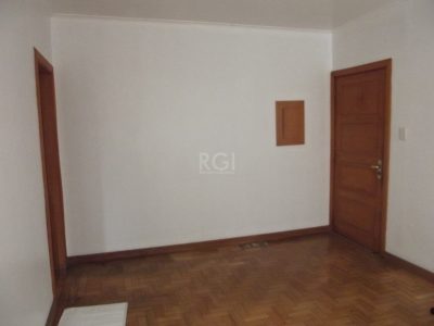 Apartamento à venda com 73m², 2 quartos no bairro Medianeira em Porto Alegre - Foto 2