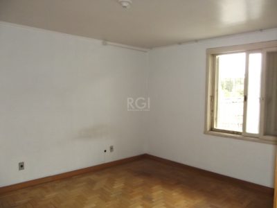 Apartamento à venda com 73m², 2 quartos no bairro Medianeira em Porto Alegre - Foto 5