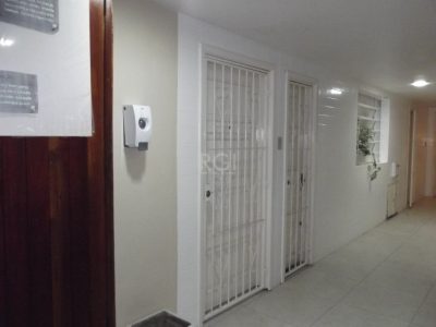 Apartamento à venda com 73m², 2 quartos no bairro Medianeira em Porto Alegre - Foto 20