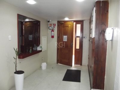 Apartamento à venda com 73m², 2 quartos no bairro Medianeira em Porto Alegre - Foto 21