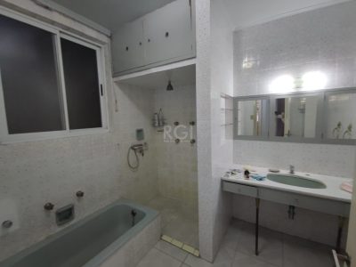 Apartamento à venda com 136m², 3 quartos, 1 vaga no bairro Centro Histórico em Porto Alegre - Foto 8