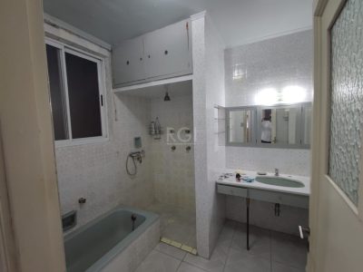 Apartamento à venda com 136m², 3 quartos, 1 vaga no bairro Centro Histórico em Porto Alegre - Foto 25