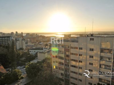 Cobertura à venda com 325m², 4 quartos, 1 suíte, 3 vagas no bairro Moinhos de Vento em Porto Alegre - Foto 4