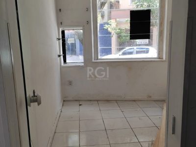 Casa à venda com 135m², 3 quartos no bairro Centro Histórico em Porto Alegre - Foto 3