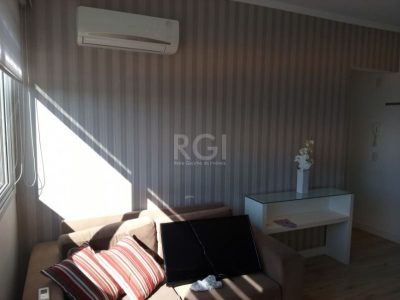 Apartamento à venda com 69m², 3 quartos, 1 suíte, 2 vagas no bairro Passo d'Areia em Porto Alegre - Foto 8