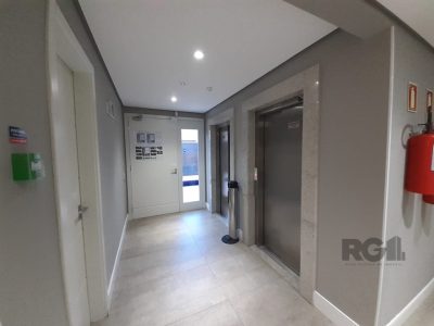 Apartamento à venda com 142m², 3 quartos, 1 suíte, 2 vagas no bairro Tristeza em Porto Alegre - Foto 3