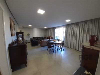 Apartamento à venda com 142m², 3 quartos, 1 suíte, 2 vagas no bairro Tristeza em Porto Alegre - Foto 4