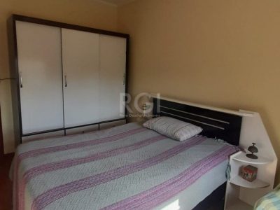 Casa à venda com 250m², 3 quartos, 1 suíte, 3 vagas no bairro Chácara das Pedras em Porto Alegre - Foto 26