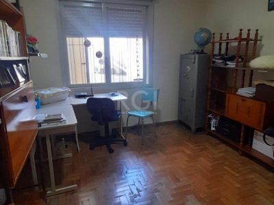 Casa à venda com 250m², 3 quartos, 1 suíte, 3 vagas no bairro Chácara das Pedras em Porto Alegre - Foto 24