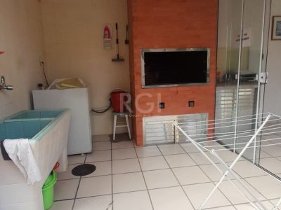 Casa à venda com 250m², 3 quartos, 1 suíte, 3 vagas no bairro Chácara das Pedras em Porto Alegre - Foto 33