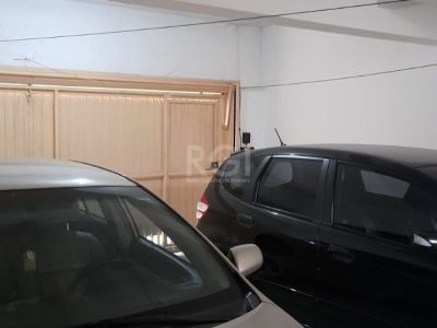 Casa à venda com 250m², 3 quartos, 1 suíte, 3 vagas no bairro Chácara das Pedras em Porto Alegre - Foto 48