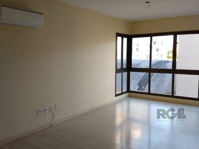 Apartamento à venda com 83m², 3 quartos, 1 suíte, 1 vaga no bairro Santana em Porto Alegre - Foto 2