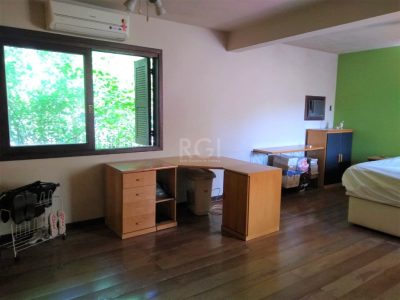 Casa à venda com 219m², 3 quartos, 1 suíte, 4 vagas no bairro Menino Deus em Porto Alegre - Foto 10