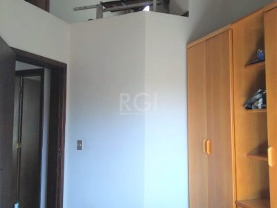 Casa à venda com 219m², 3 quartos, 1 suíte, 4 vagas no bairro Menino Deus em Porto Alegre - Foto 14