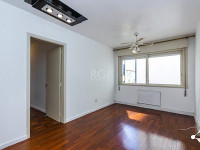 Apartamento à venda com 83m², 3 quartos, 1 suíte, 1 vaga no bairro Menino Deus em Porto Alegre - Foto 3