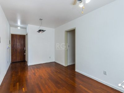 Apartamento à venda com 83m², 3 quartos, 1 suíte, 1 vaga no bairro Menino Deus em Porto Alegre - Foto 4