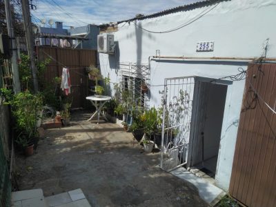 Casa à venda com 270m², 5 quartos, 2 suítes, 2 vagas no bairro Jardim Carvalho em Porto Alegre - Foto 2