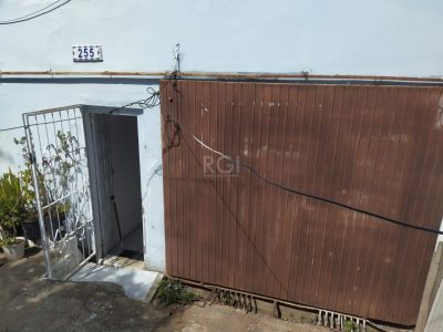 Casa à venda com 270m², 5 quartos, 2 suítes, 2 vagas no bairro Jardim Carvalho em Porto Alegre - Foto 32