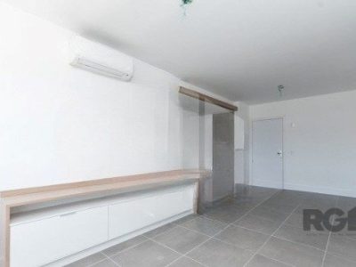 Apartamento à venda com 69m², 2 quartos, 1 suíte, 1 vaga no bairro Jardim do Salso em Porto Alegre - Foto 2