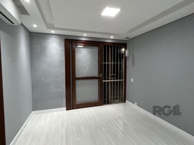 Casa à venda com 230m², 3 quartos no bairro Santo Antônio em Porto Alegre - Foto 12