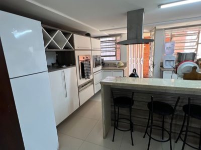 Casa à venda com 230m², 3 quartos no bairro Santo Antônio em Porto Alegre - Foto 10