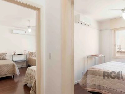 Apartamento à venda com 76m², 3 quartos, 1 vaga no bairro Menino Deus em Porto Alegre - Foto 17