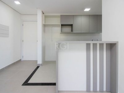 Apartamento à venda com 84m², 2 quartos, 1 suíte, 2 vagas no bairro Tristeza em Porto Alegre - Foto 2