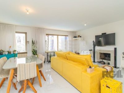 Apartamento à venda com 122m², 3 quartos, 3 suítes, 2 vagas no bairro Petrópolis em Porto Alegre - Foto 4