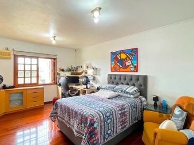 Casa à venda com 240m², 4 quartos, 2 suítes, 4 vagas no bairro Ipanema em Porto Alegre - Foto 22