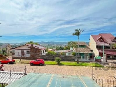 Casa à venda com 240m², 4 quartos, 2 suítes, 4 vagas no bairro Ipanema em Porto Alegre - Foto 28