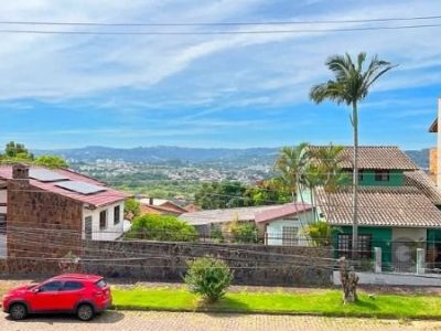 Casa à venda com 240m², 4 quartos, 2 suítes, 4 vagas no bairro Ipanema em Porto Alegre - Foto 34