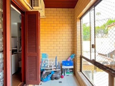 Casa à venda com 240m², 4 quartos, 2 suítes, 4 vagas no bairro Ipanema em Porto Alegre - Foto 36