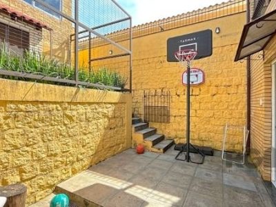 Casa à venda com 240m², 4 quartos, 2 suítes, 4 vagas no bairro Ipanema em Porto Alegre - Foto 37