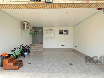 Casa à venda com 240m², 4 quartos, 2 suítes, 4 vagas no bairro Ipanema em Porto Alegre - Foto 51